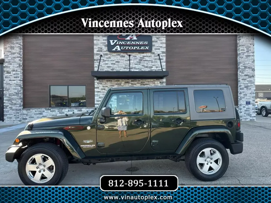 2010 Jeep Wrangler Unlimited Sahara photo 1