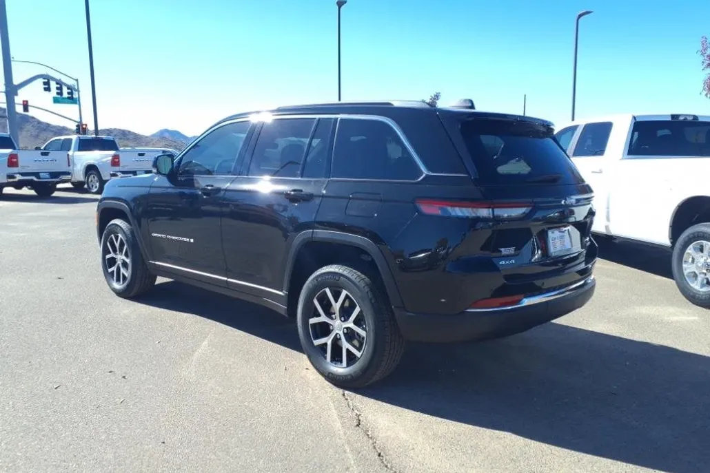2025 Jeep Grand Cherokee Limited photo 1