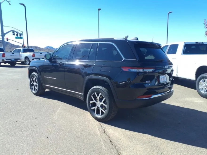 2025 Jeep Grand Cherokee Limited photo 1