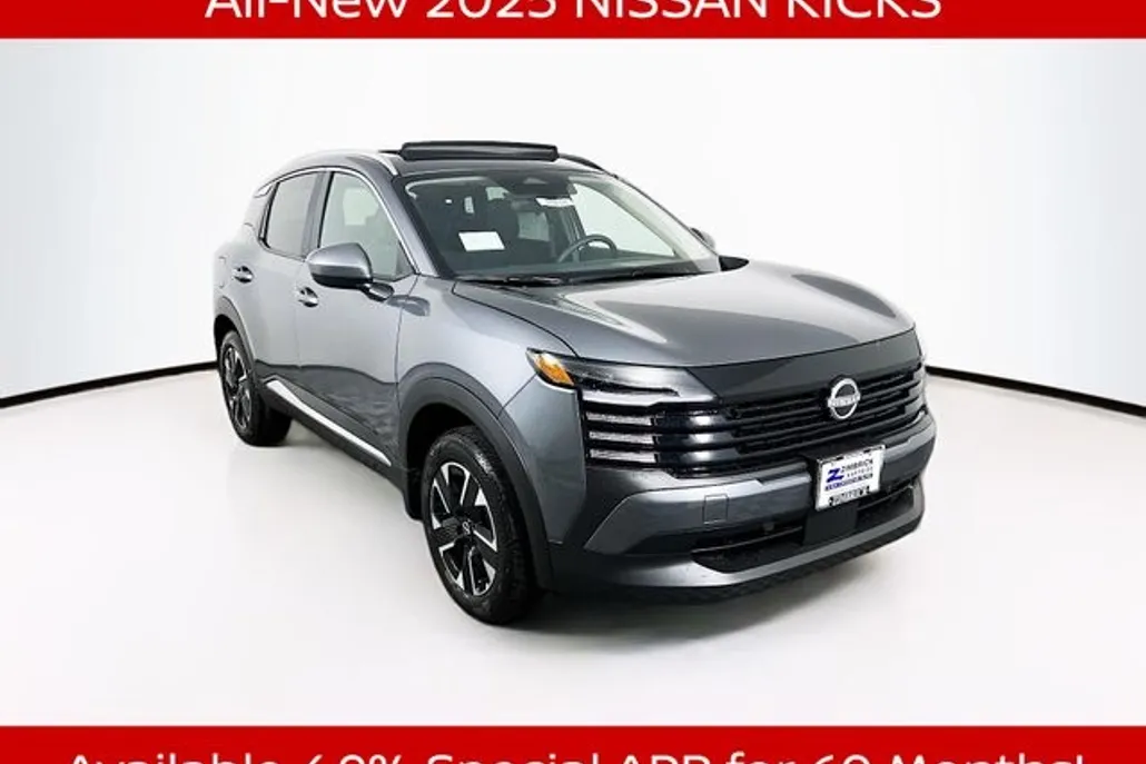 2025 Nissan Kicks SV photo 1