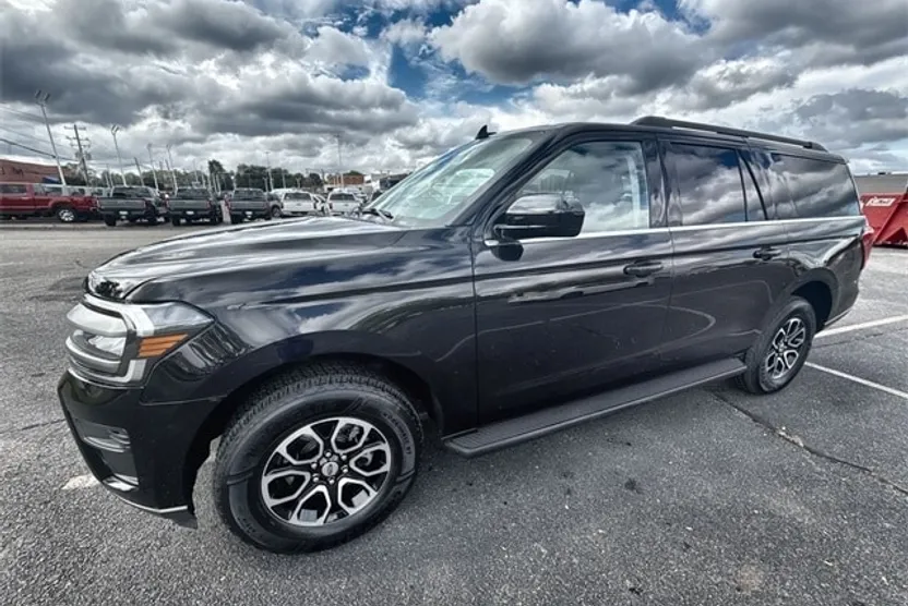 2024 Ford Expedition MAX XLT photo 1