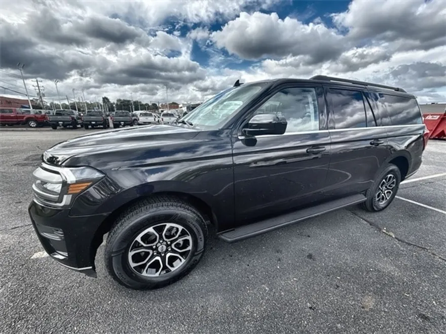 2024 Ford Expedition MAX XLT photo 1