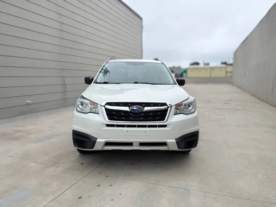 2017 Subaru Forester 2.5i photo 1