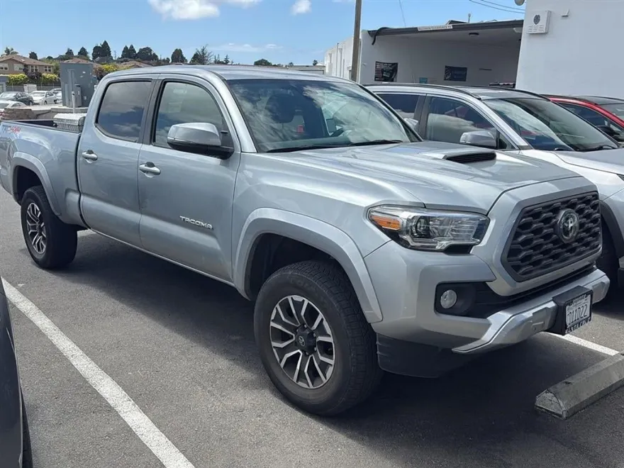 2022 Toyota Tacoma 4x4 SR5 photo 1
