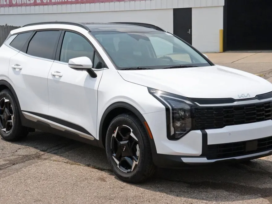 2026 Kia Sportage EX photo 1