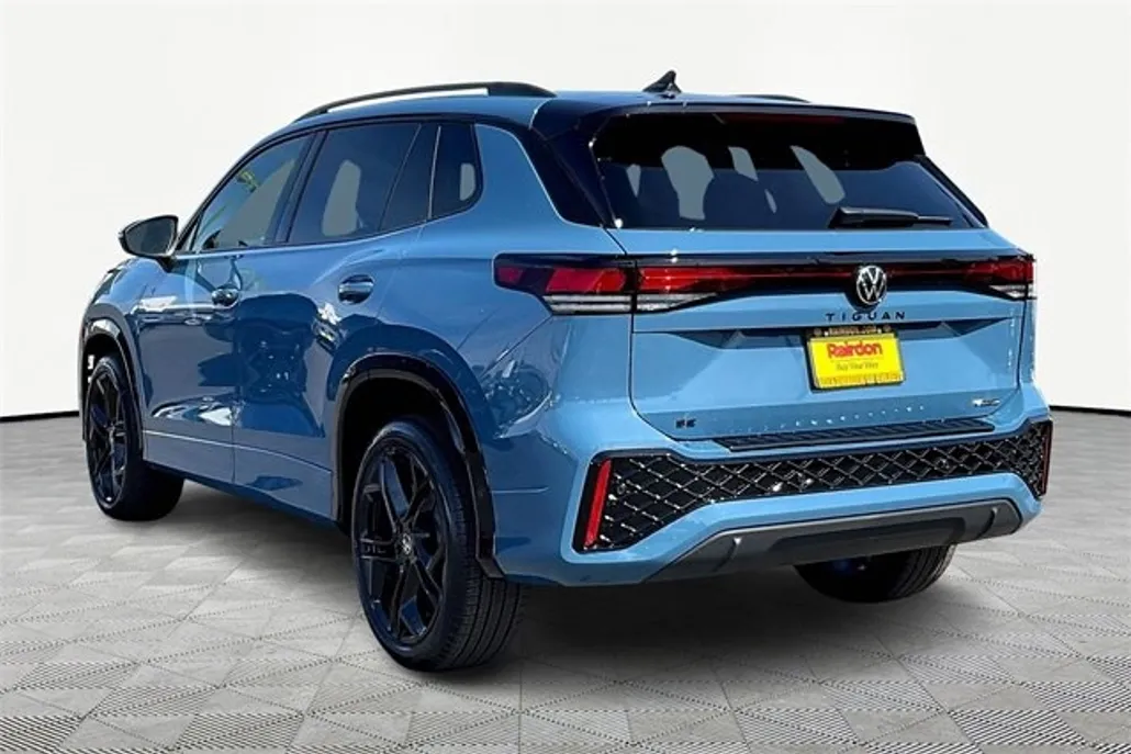 2025 Volkswagen Tiguan SE R-Line Black photo 1