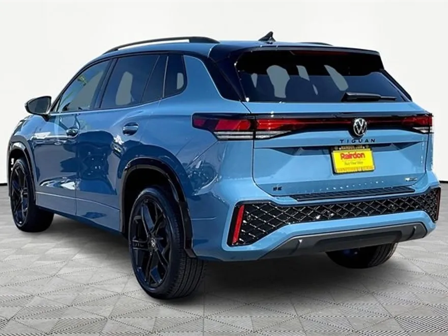 2025 Volkswagen Tiguan SE R-Line Black photo 1