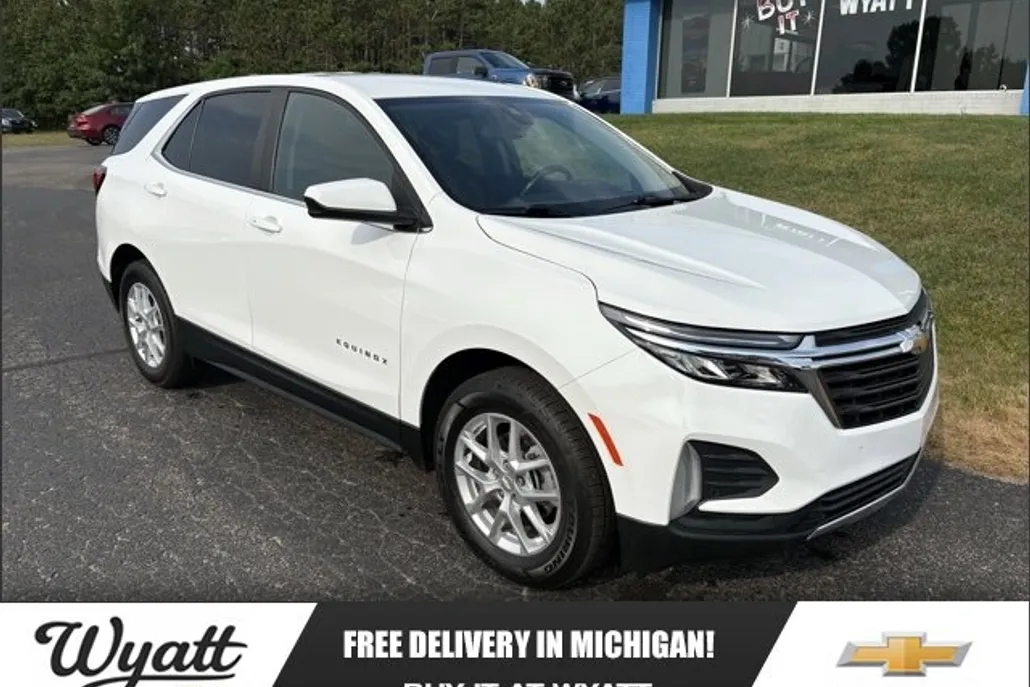 2022 Chevrolet Equinox LT photo 1