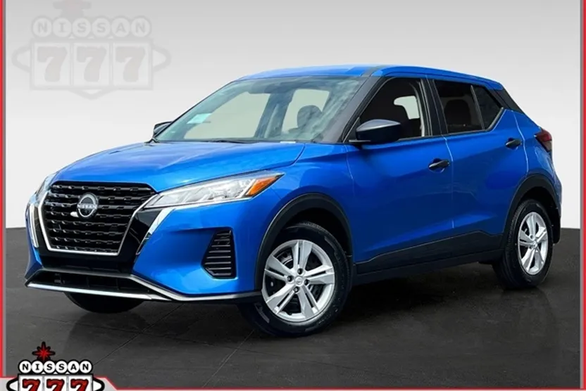 2025 Nissan Kicks Play S photo 1