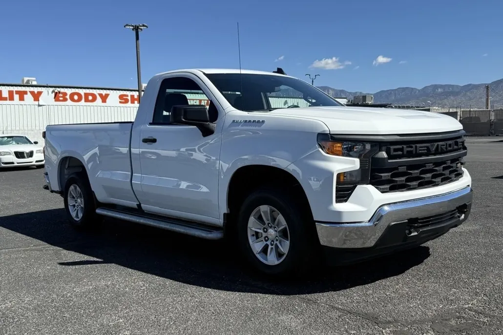 2024 Chevrolet Silverado 1500 photo 1