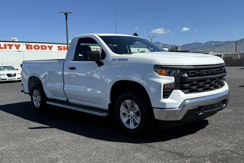 2024 Chevrolet Silverado 1500 photo 1