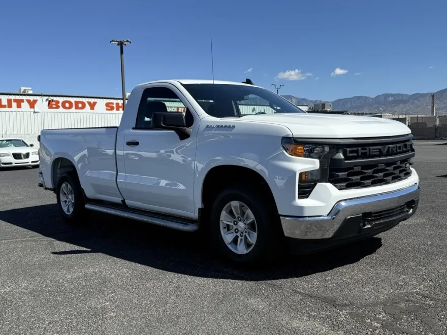 2024 Chevrolet Silverado 1500 photo 1