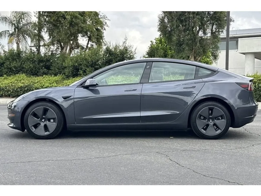 2023 Tesla Model 3 photo 1