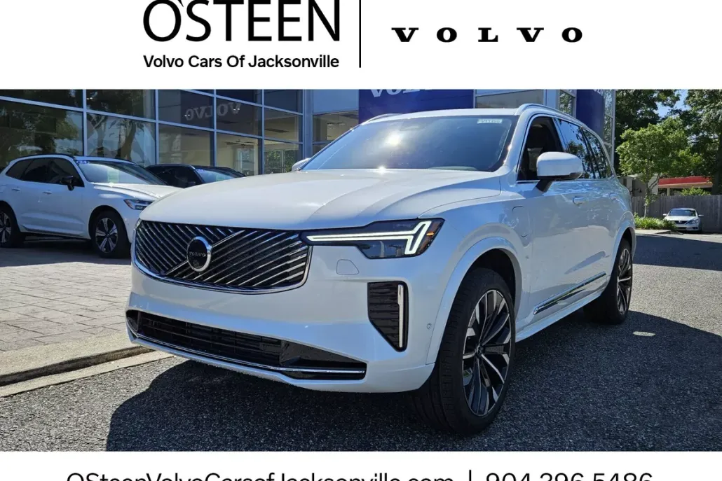 2025 Volvo XC90 T8 Plus photo 1