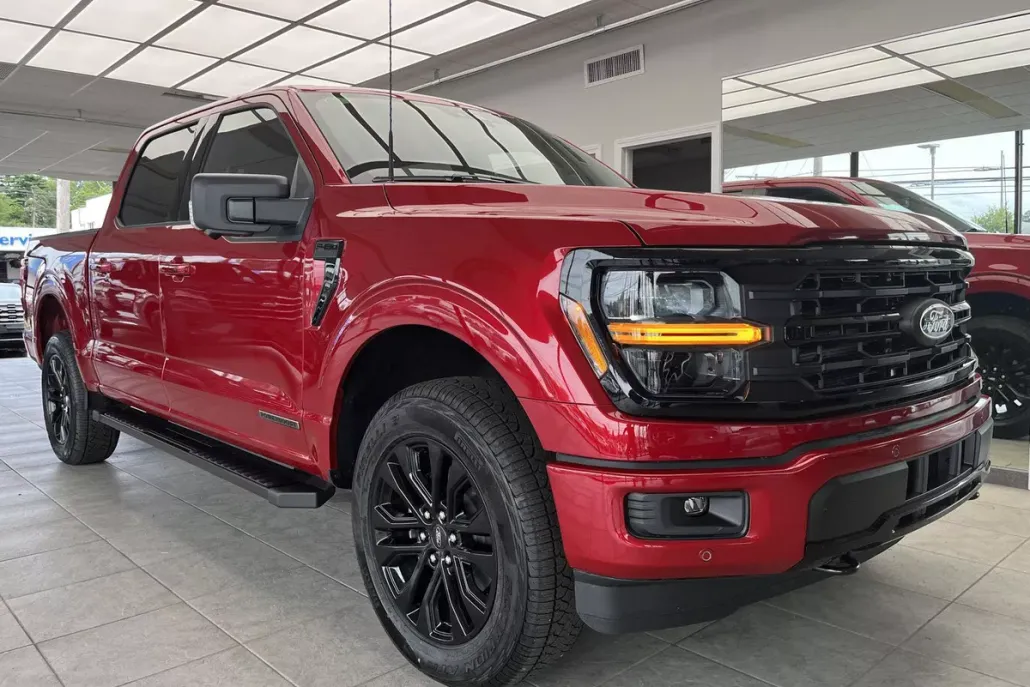 2025 Ford F-150 XLT photo 1