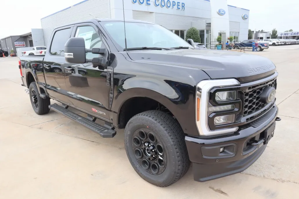 2026 Ford F-250 Lariat photo 1