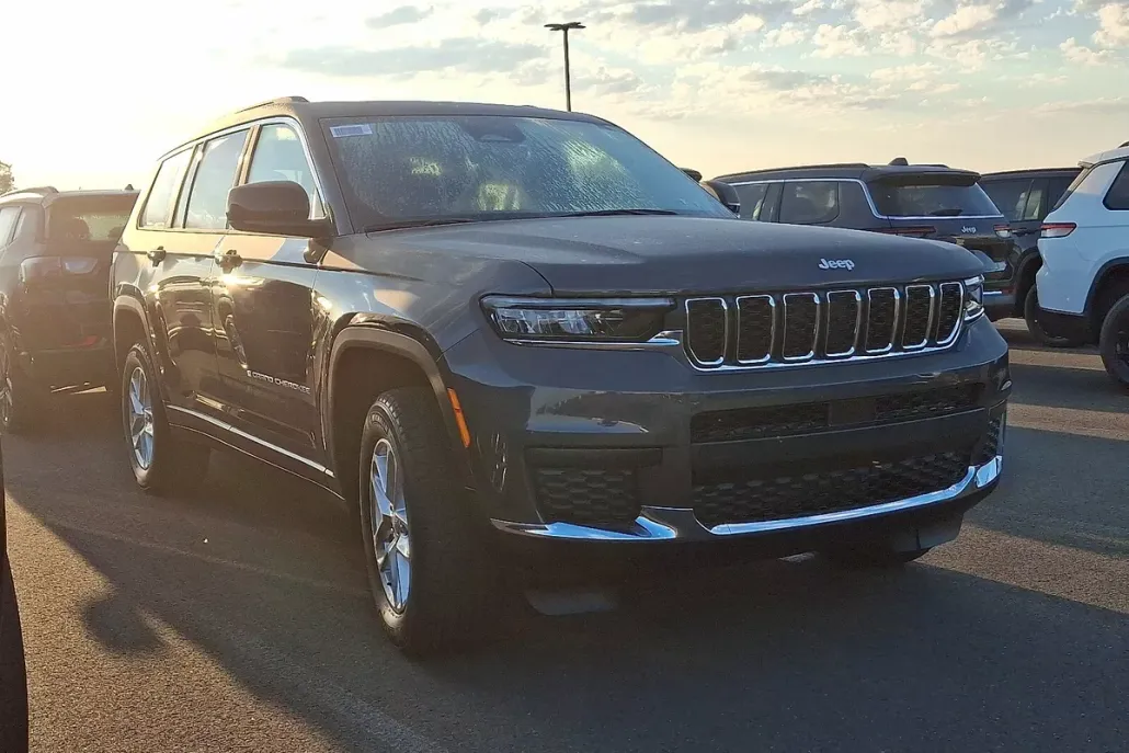 2025 Jeep Grand Cherokee Laredo X photo 1