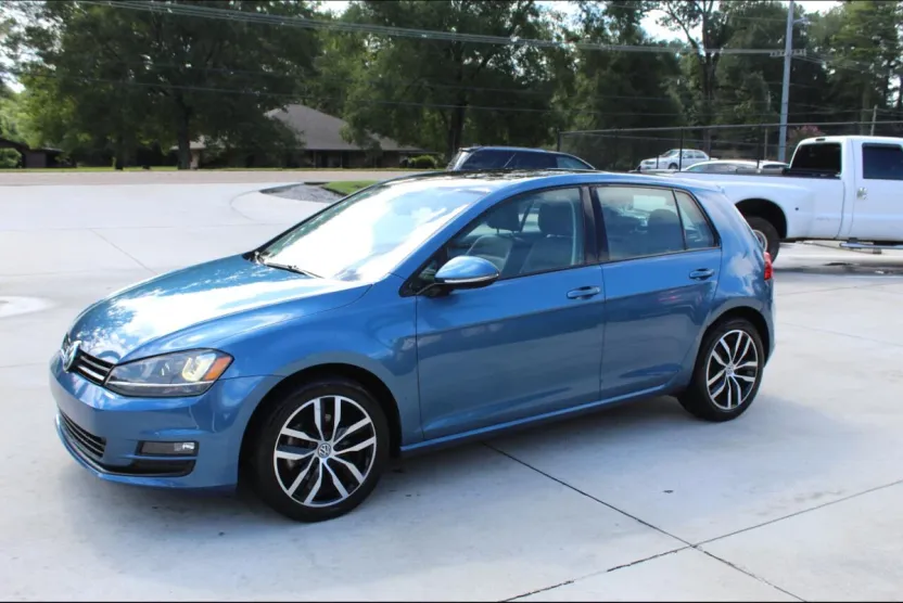 2016 Volkswagen Golf TSI S photo 1