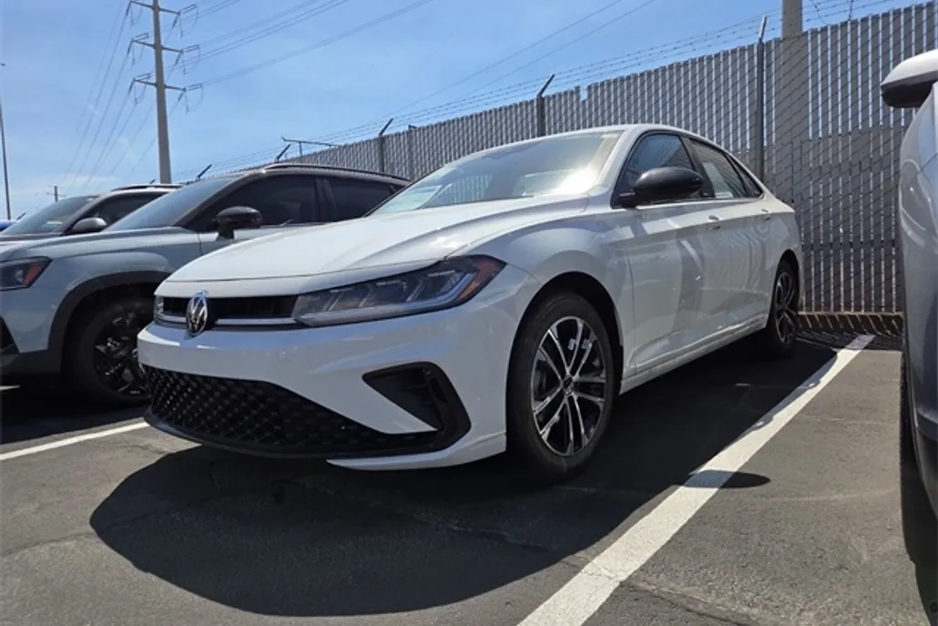 2025 Volkswagen Jetta 1.5T Sport photo 1