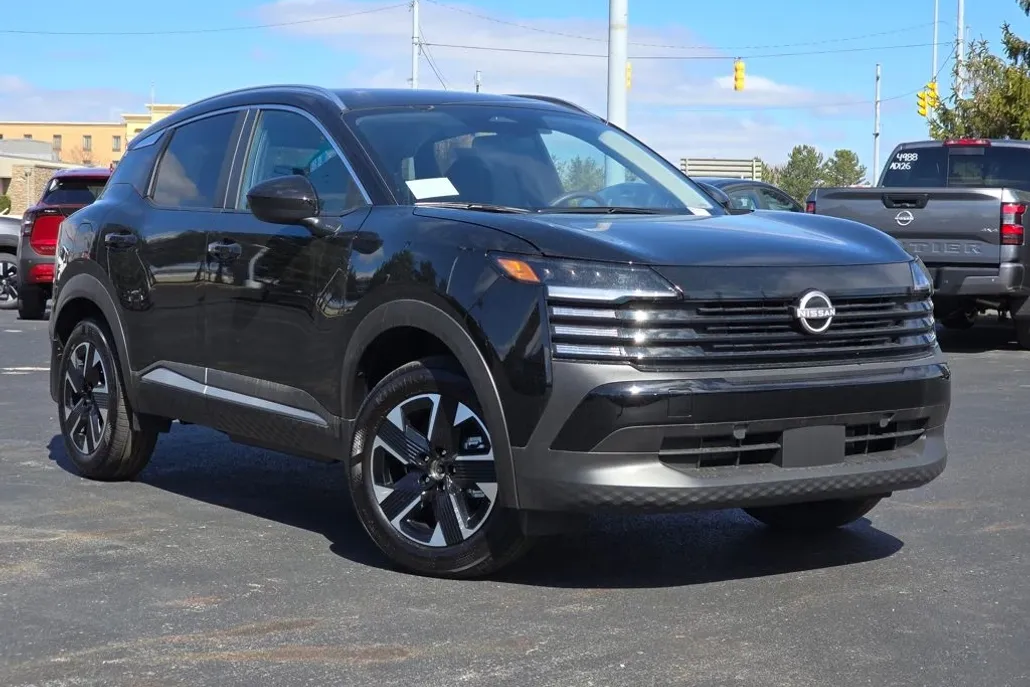 2025 Nissan Kicks SV photo 1