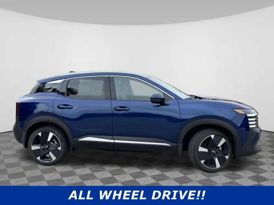 2025 Nissan Kicks SR photo 1