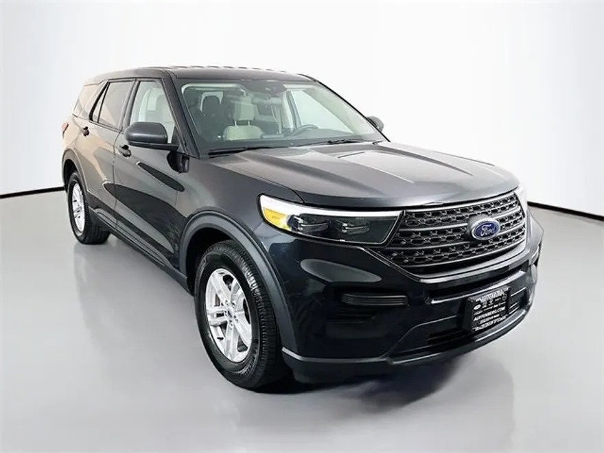2022 Ford Explorer Base photo 1