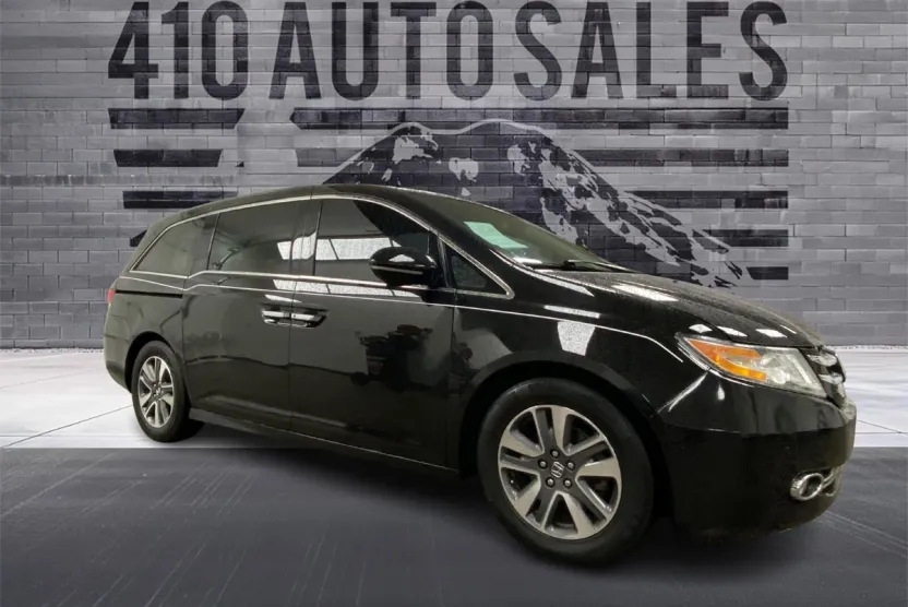 2016 Honda Odyssey Touring photo 1