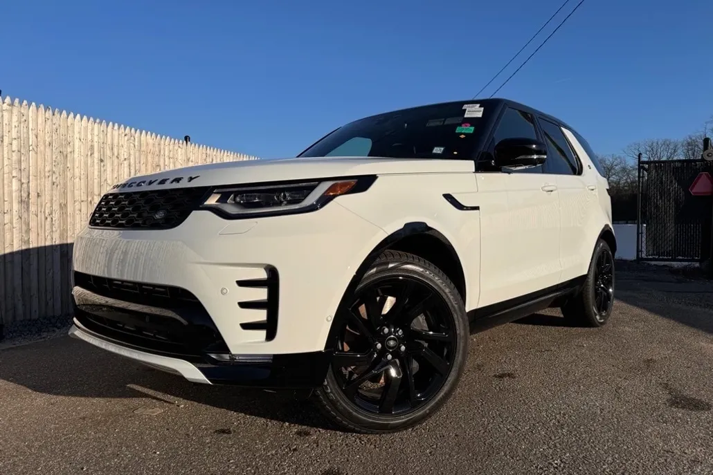 2025 Land Rover Discovery SE photo 1