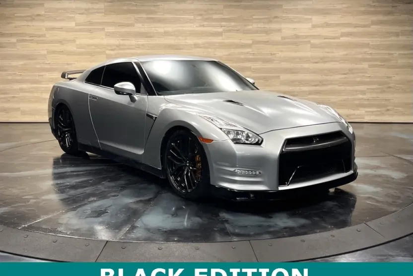 2016 Nissan GT-R Black Edition photo 1