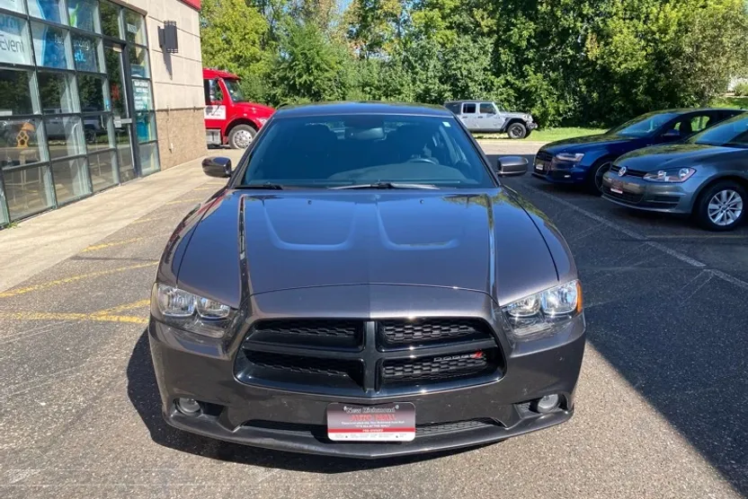2014 Dodge Charger SXT AWD photo 1
