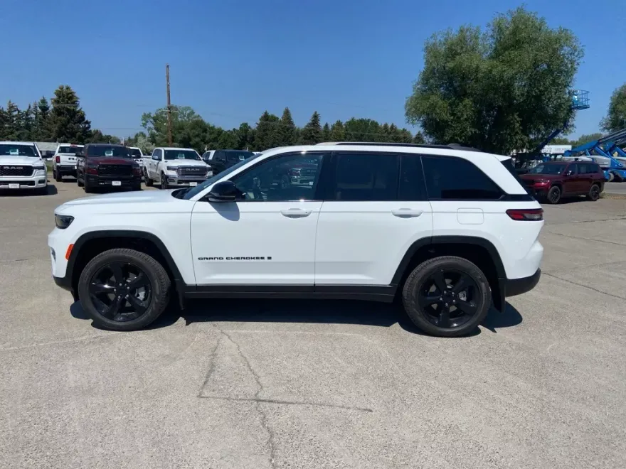 2025 Jeep Grand Cherokee Limited photo 1