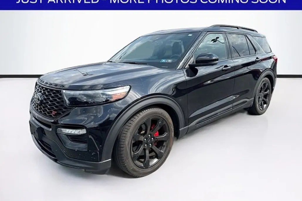 2023 Ford Explorer ST photo 1