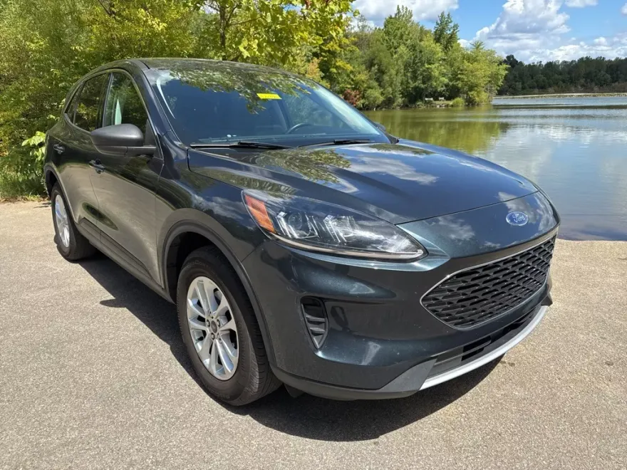 2022 Ford Escape SE photo 1