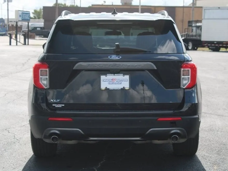 2022 Ford Explorer XLT photo 1