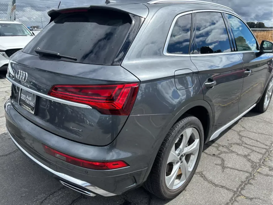 2023 Audi Q5 S line Premium Plus photo 1