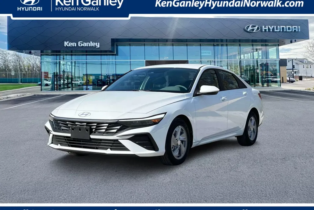 2025 Hyundai Elantra SE photo 1