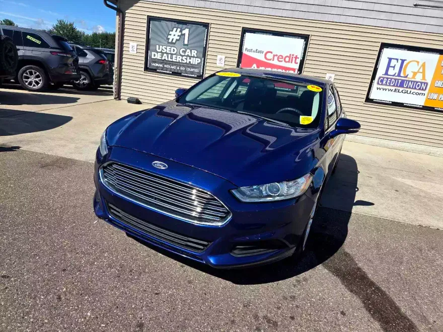 2013 Ford Fusion SE photo 1