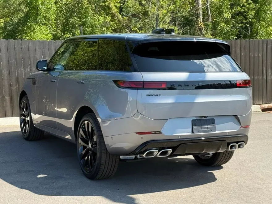 2025 Land Rover Range Rover Sport SE photo 1