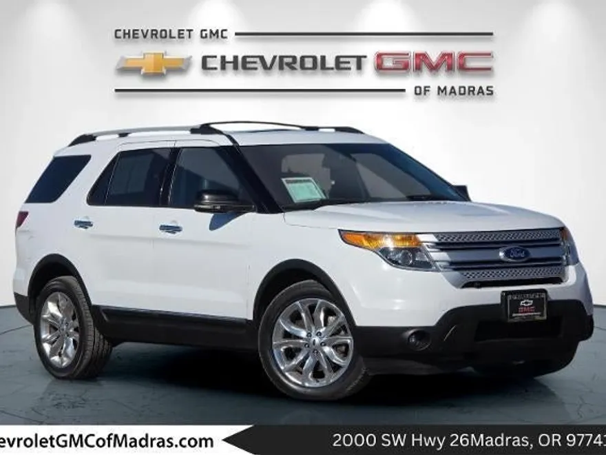 2015 Ford Explorer XLT photo 1