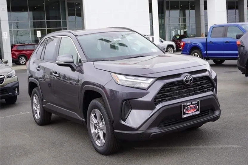 2025 Toyota RAV4 Hybrid XLE photo 1
