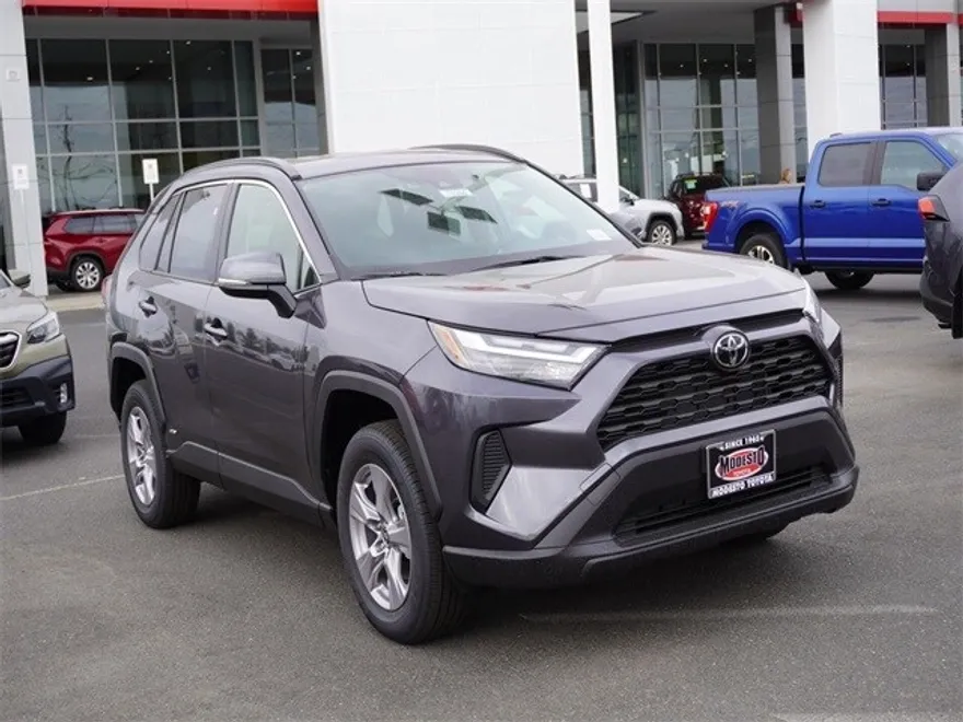 2025 Toyota RAV4 Hybrid XLE photo 1