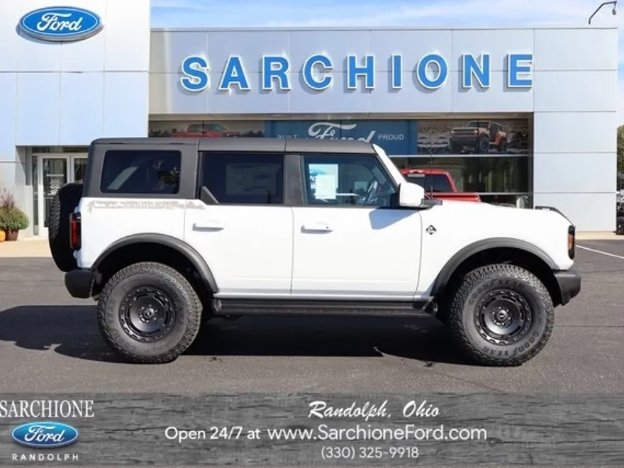 2025 Ford Bronco Outer Banks photo 1