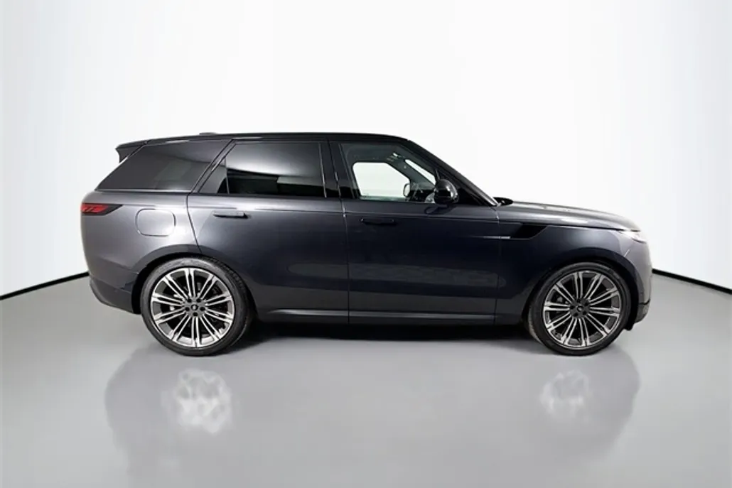 2025 Land Rover Range Rover Sport SE photo 1