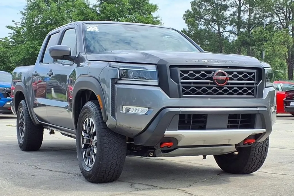 2024 Nissan Frontier PRO-4X Crew Cab photo 1