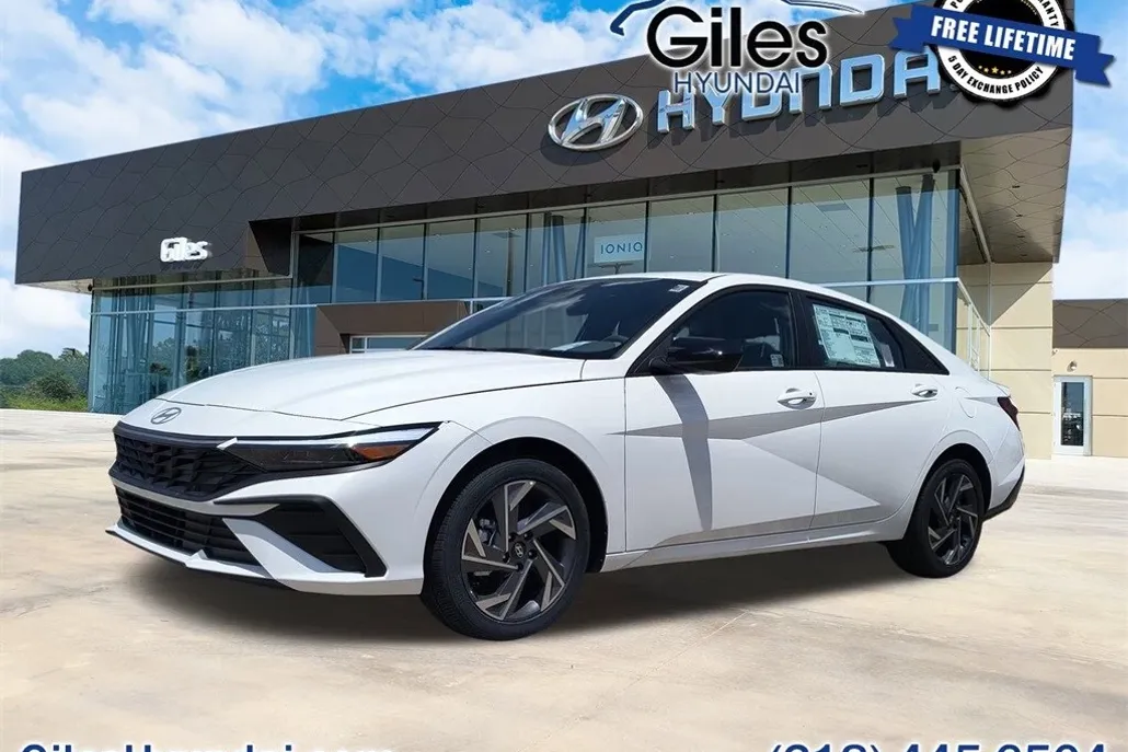 2025 Hyundai Elantra SEL Sport photo 1