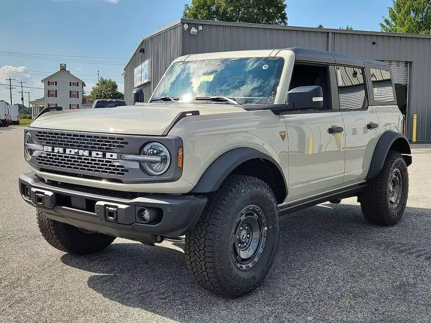 2025 Ford Bronco Badlands photo 1