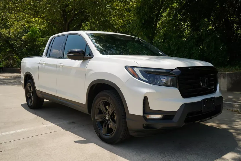 2023 Honda Ridgeline Black Edition photo 1