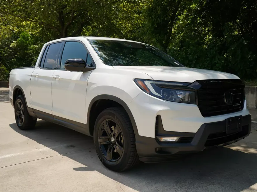 2023 Honda Ridgeline Black Edition photo 1