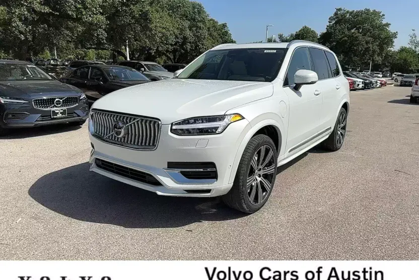 2025 Volvo XC90 Plus T8 photo 1