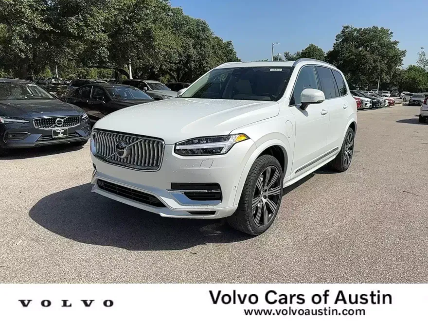 2025 Volvo XC90 Plus T8 photo 1